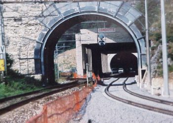 costruzione tunnel nera montoro